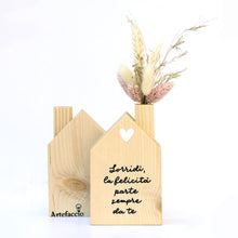 Carica l'immagine nel visualizzatore di Gallery, casetta con fiori secchi rosa artefaccio 001