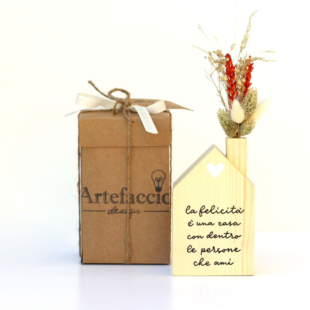 casetta con fiori secchi rossi artefaccio 007