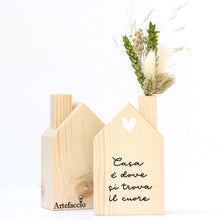 Carica l'immagine nel visualizzatore di Gallery, casetta con fiori secchi verdi artefaccio 001