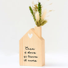 Carica l'immagine nel visualizzatore di Gallery, casetta con fiori secchi verdi artefaccio 002