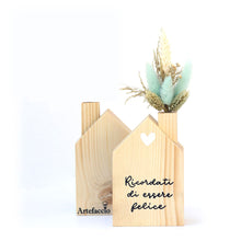Carica l'immagine nel visualizzatore di Gallery, casetta con fiori secchi celesti artefaccio 001

