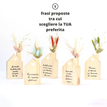 Carica l'immagine nel visualizzatore di Gallery, casetta con fiori secchi celesti artefaccio 006
