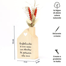 Carica l'immagine nel visualizzatore di Gallery, casetta con fiori secchi rossi artefaccio 004
