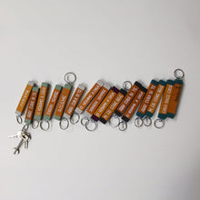Carica l'immagine nel visualizzatore di Gallery, Portachiavi Bacchetta
