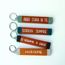 Carica l'immagine nel visualizzatore di Gallery, Portachiavi Bacchetta
