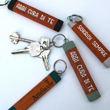 Carica l'immagine nel visualizzatore di Gallery, Portachiavi Bacchetta
