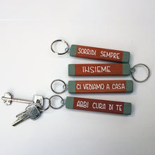 Carica l'immagine nel visualizzatore di Gallery, Portachiavi Bacchetta
